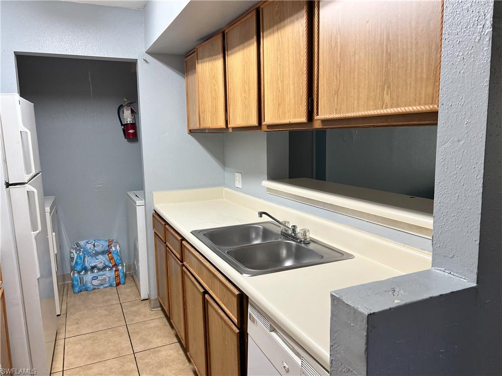 2875 Winkler AVE 517