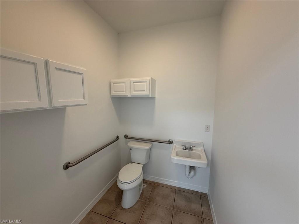 3894 Mannix DR 220 photo 9