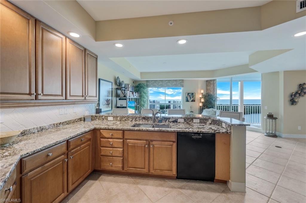 295 Grande WAY 1202 photo 10