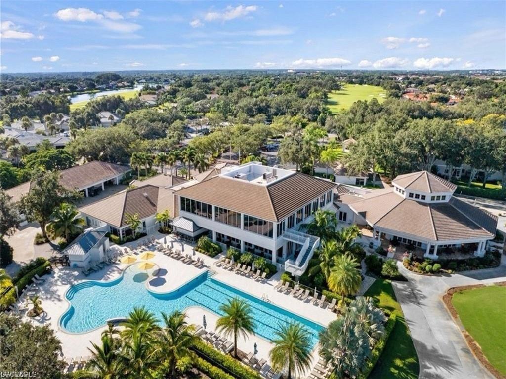 The Club at Gateway Resort-style pool