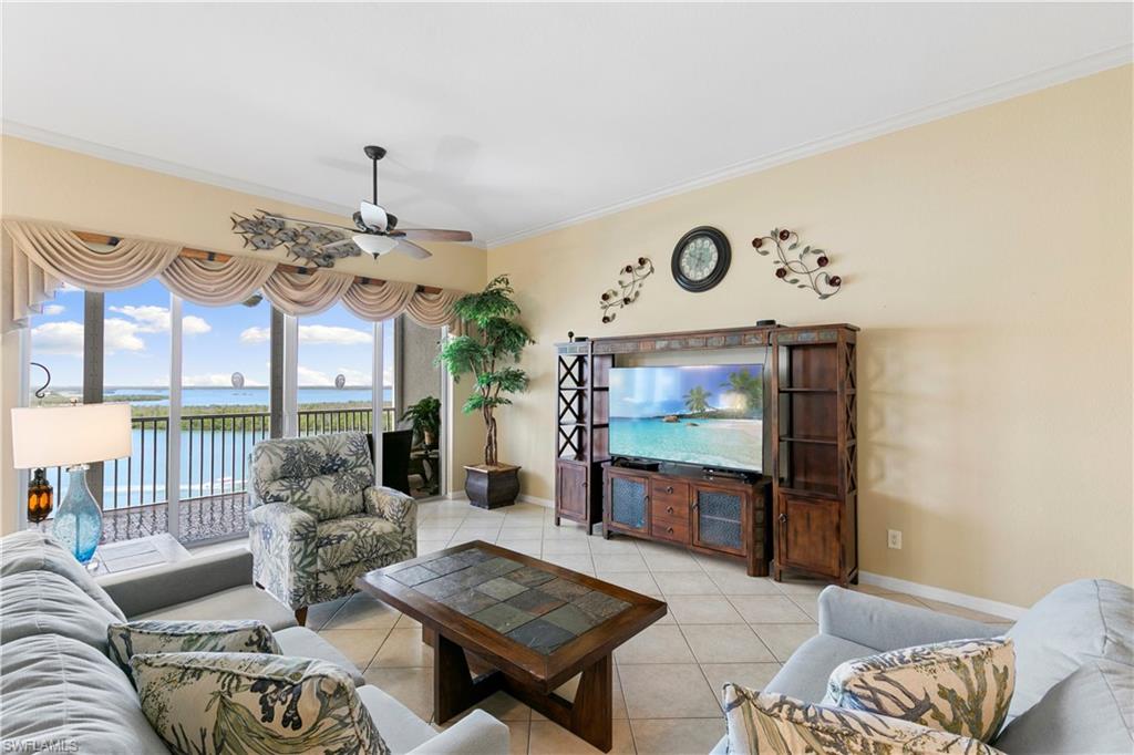 4141 Bay Beach LN 4P3