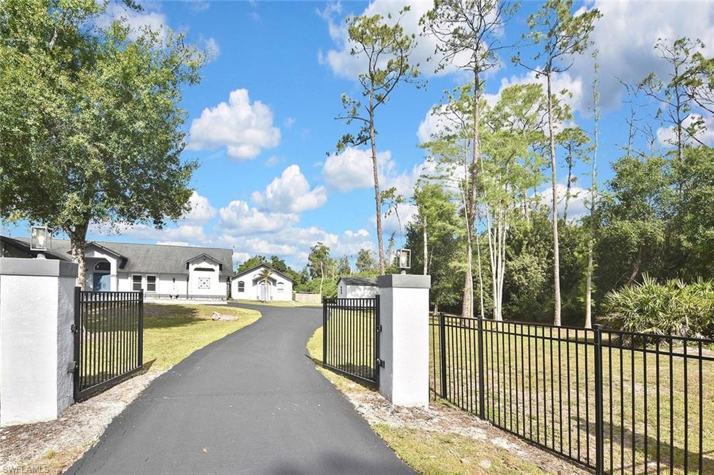 12206 Honeysuckle RD