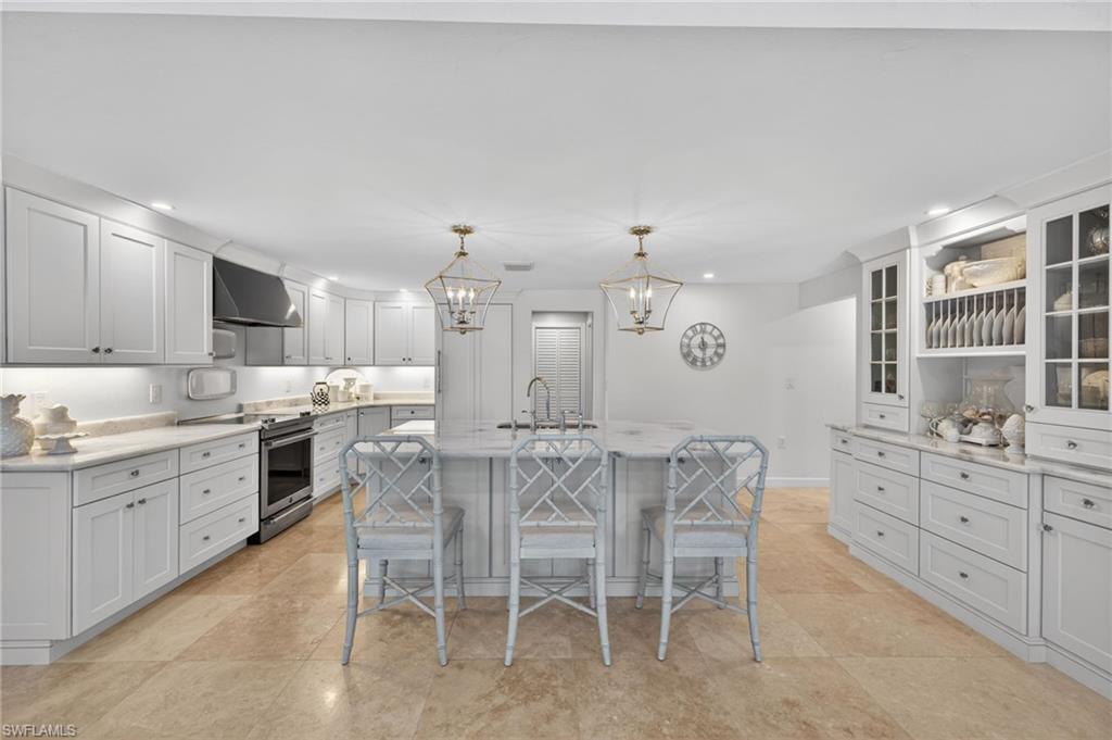 738 Anchor DR