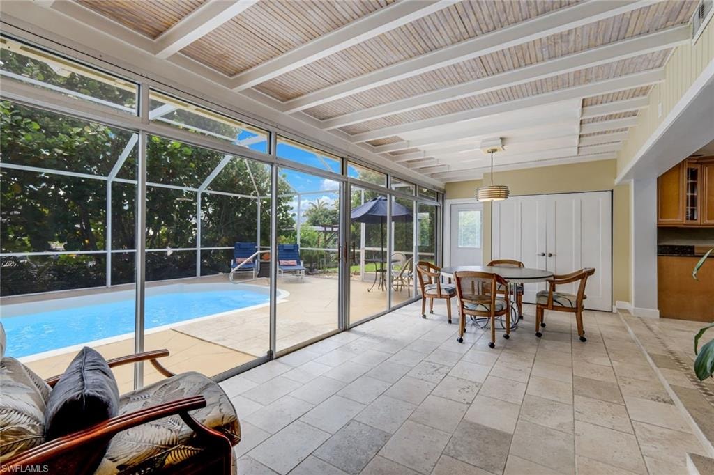 Open the sliders to enjoy the Gulf breeze all winter long!