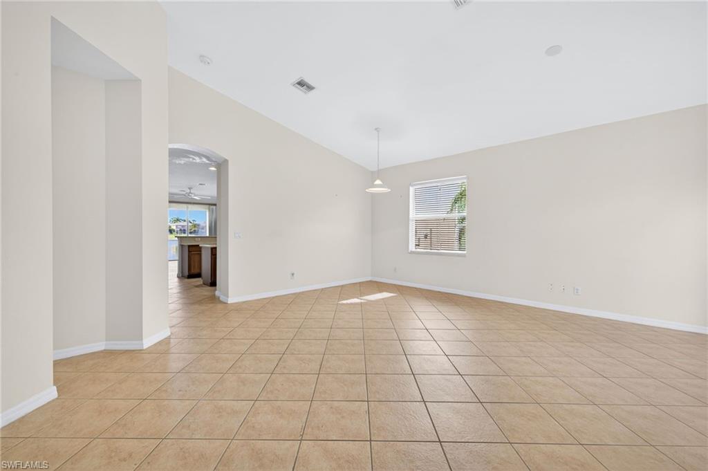 8369 Sumner AVE photo 6