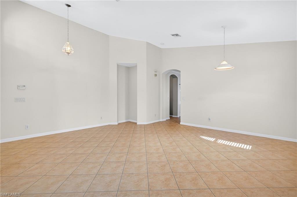 8369 Sumner AVE