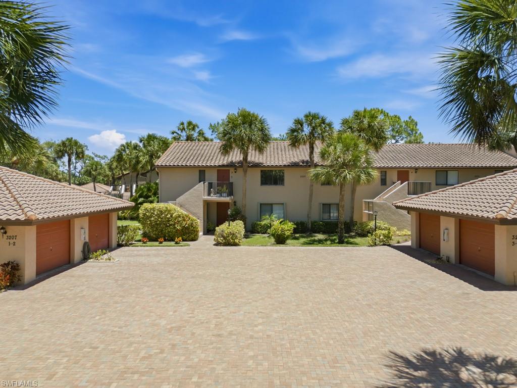 3207 Horse Carriage WAY 403 photo 10