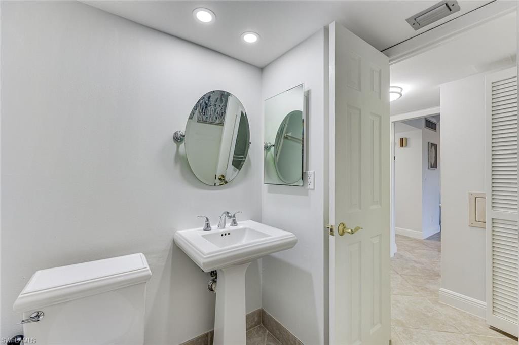 29 High Point CIR E 107 photo 10