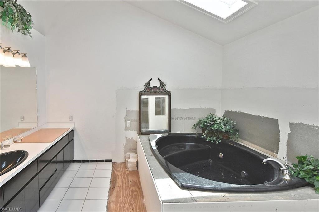 7226 Hendry Creek DR photo 22