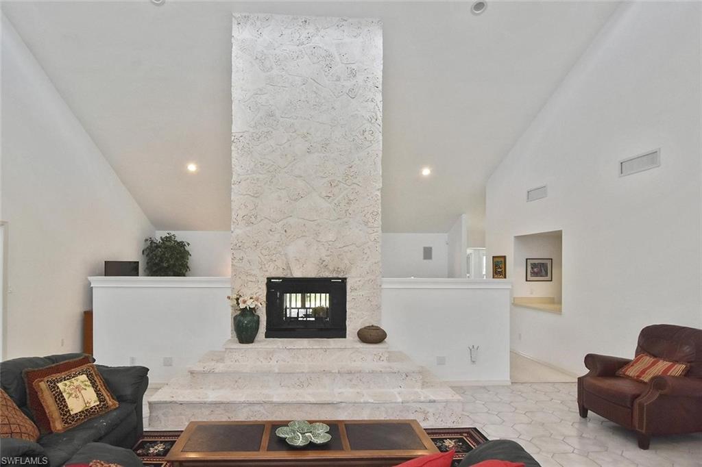 7226 Hendry Creek DR