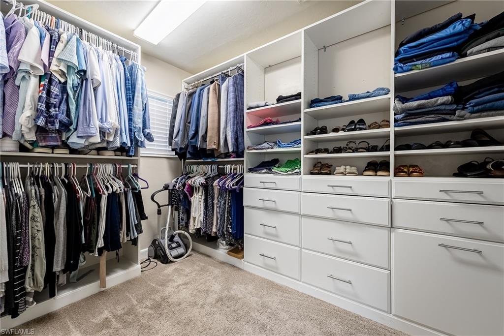 primary suite - walk in closet