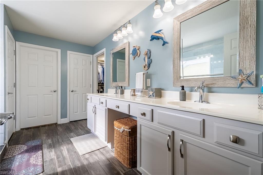 primary en suite bath  with dual sinks