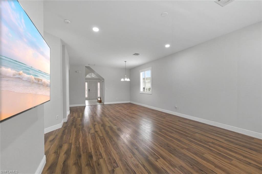 11528 Woodmount LN photo 7