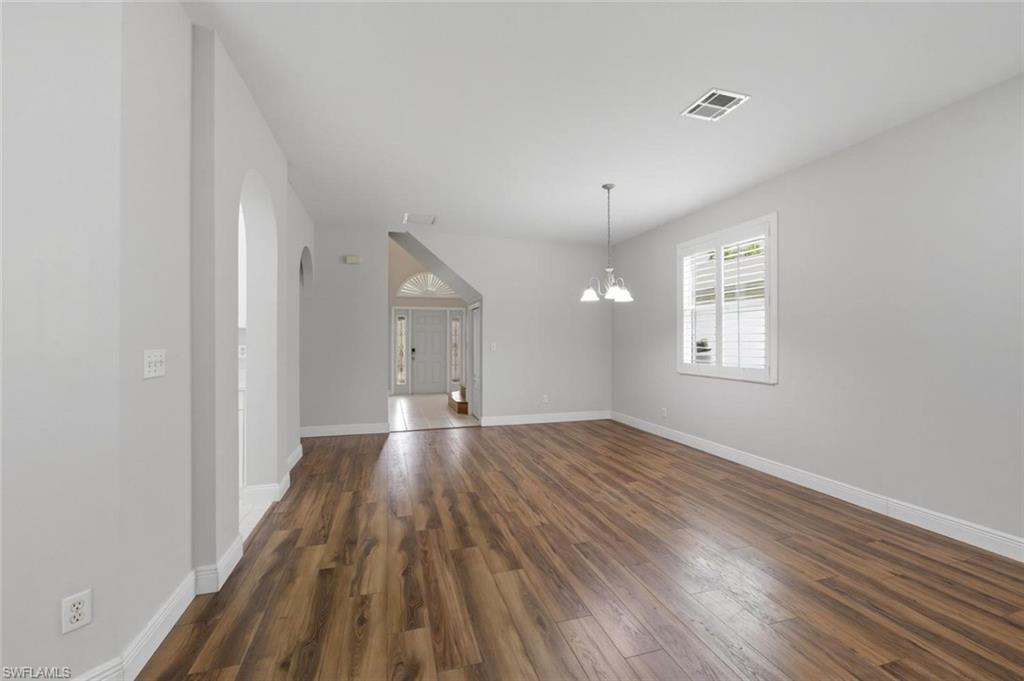 11528 Woodmount LN photo 8
