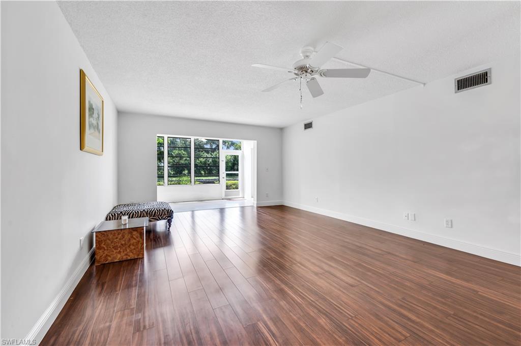 600 Valley Stream DR D3 photo 10