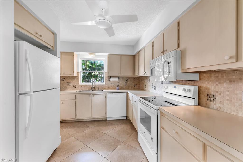 600 Valley Stream DR D3 photo 11