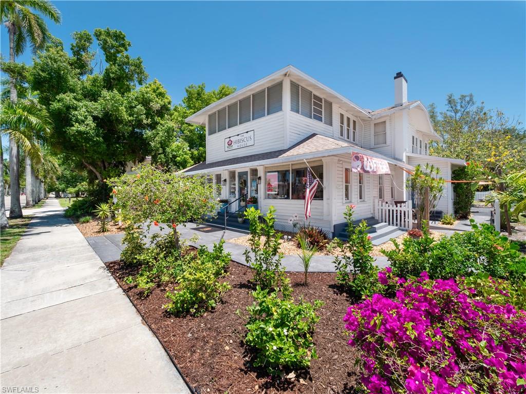 2135 McGregor BLVD