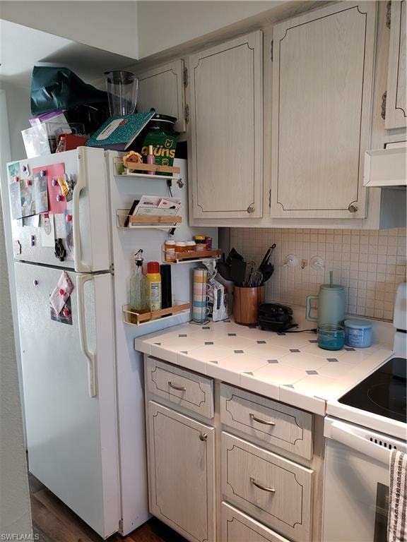 864 Courtington LN 1 photo 10