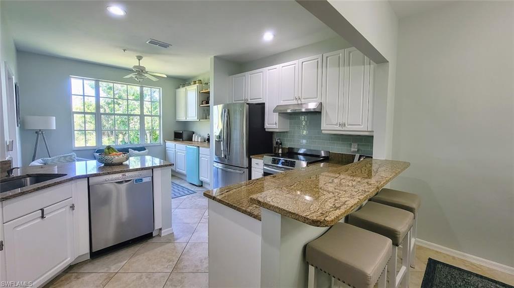 Kitchen with breakfast nook