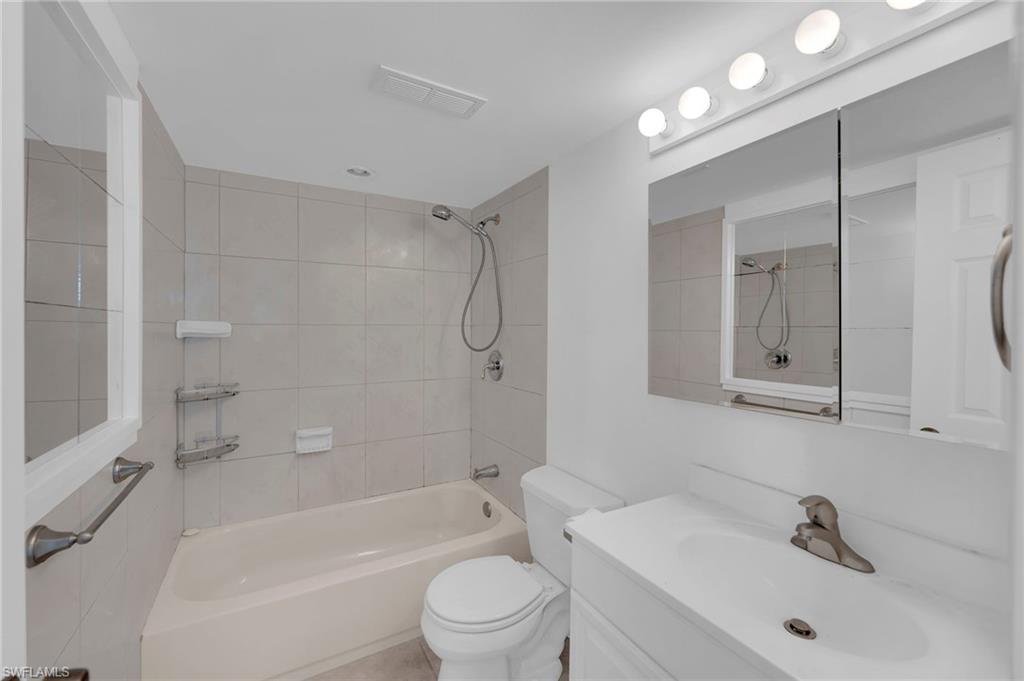 2875 Palm Beach BLVD 205 photo 20