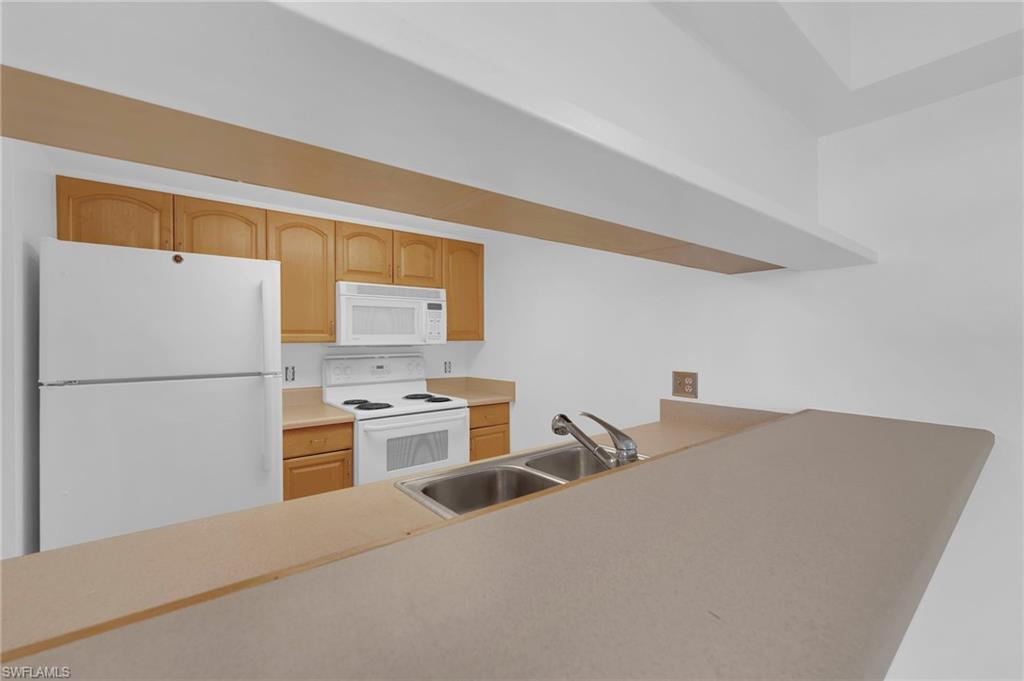 2875 Palm Beach BLVD 205 photo 10