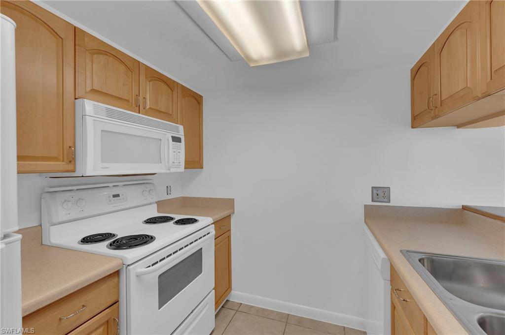 2875 Palm Beach BLVD 205 photo 12