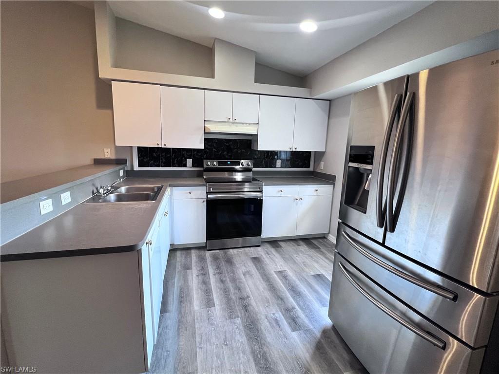 1809 SW Santa Barbara PL