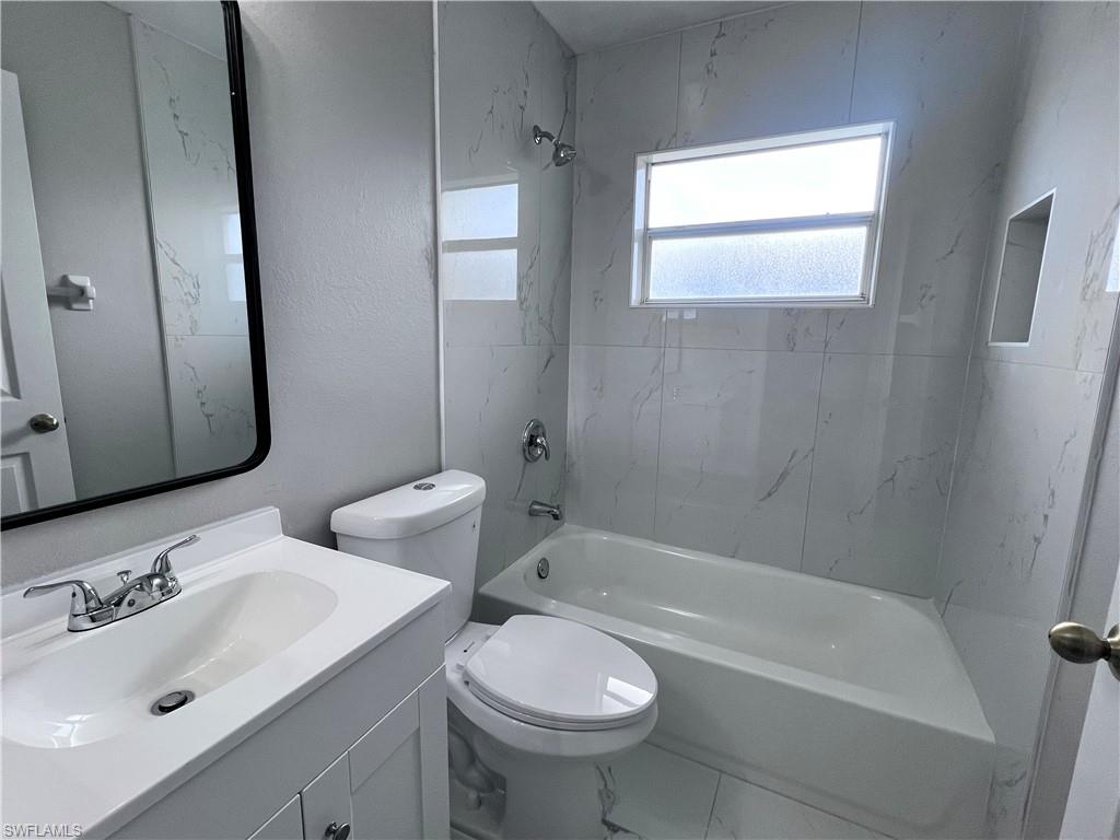 1809 SW Santa Barbara PL photo 14