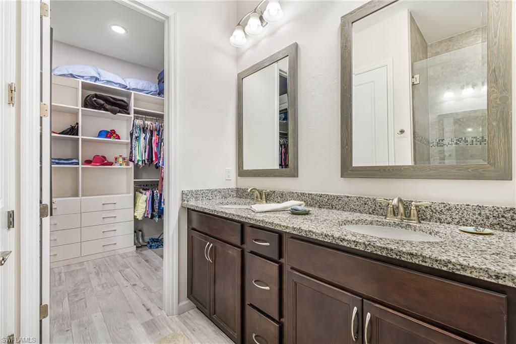 7178 Saona CT photo 17