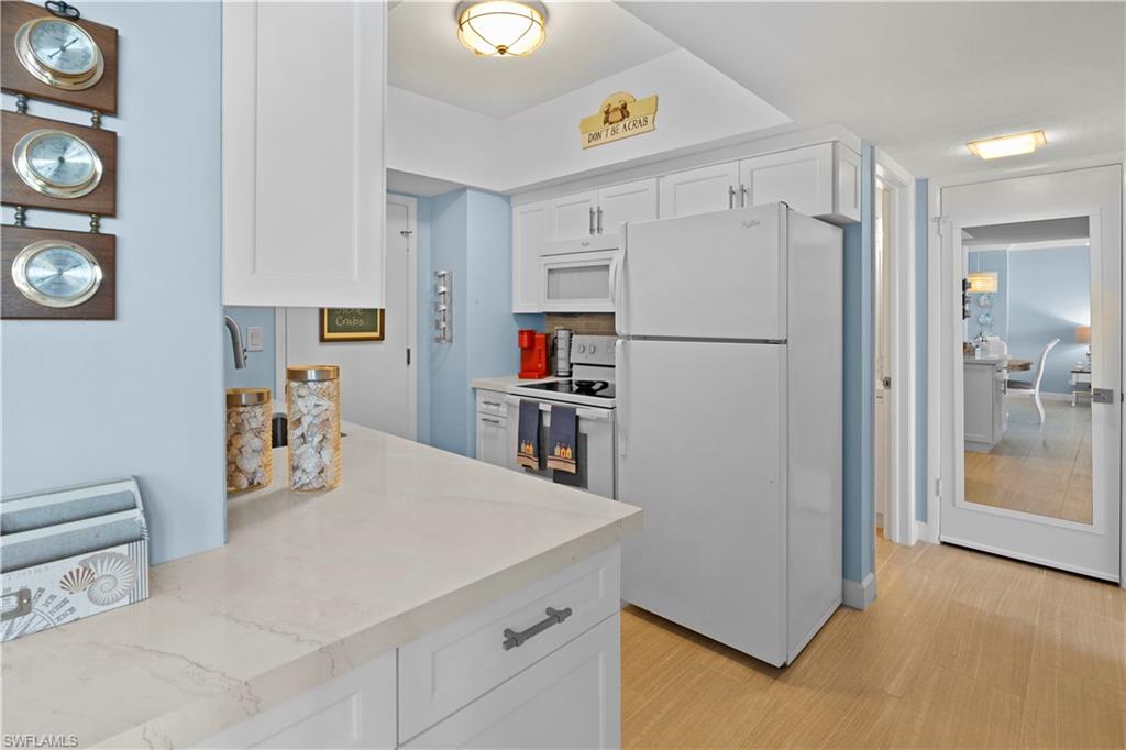 240 Seaview CT 413 photo 14