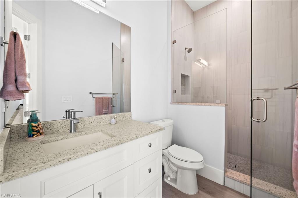 388 Pine AVE photo 27