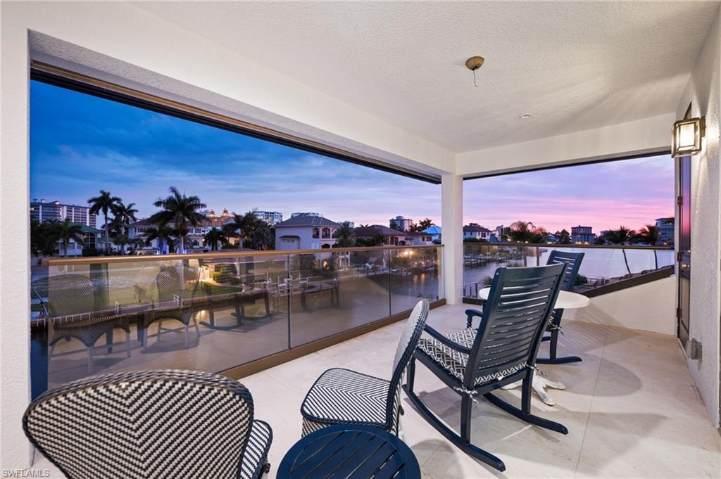 388 Pine AVE photo 12