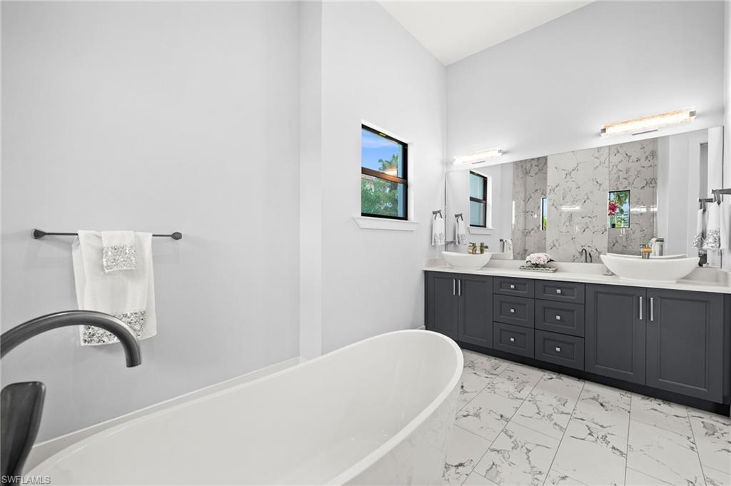 388 Pine AVE photo 22