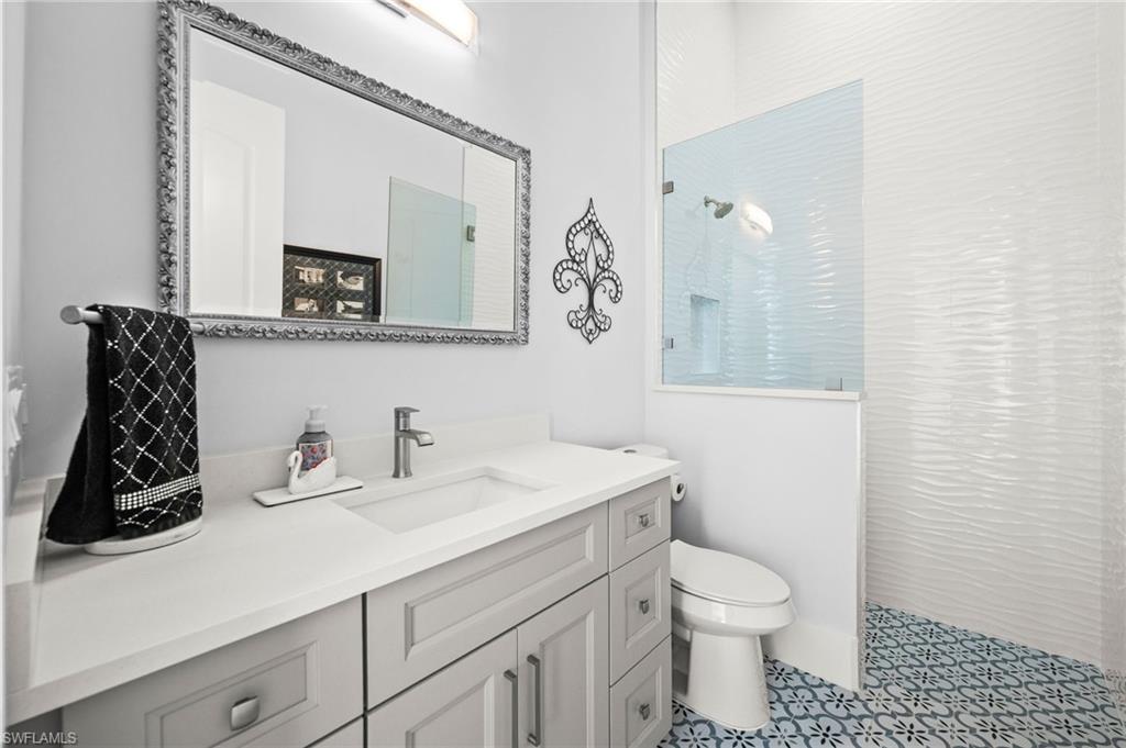 388 Pine AVE photo 25