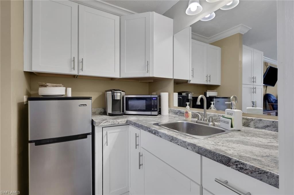 2555 Tamiami TRL N 115 photo 16