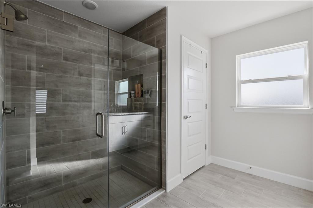 14735 Keystone BLVD photo 23