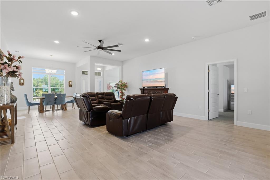 14735 Keystone BLVD photo 12