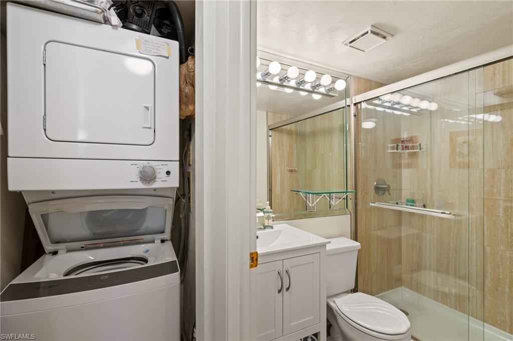 Washer/Dryer in Unit