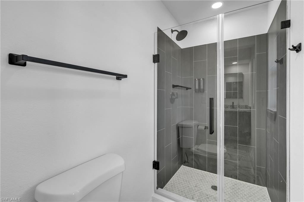3745 SE 6th AVE photo 27