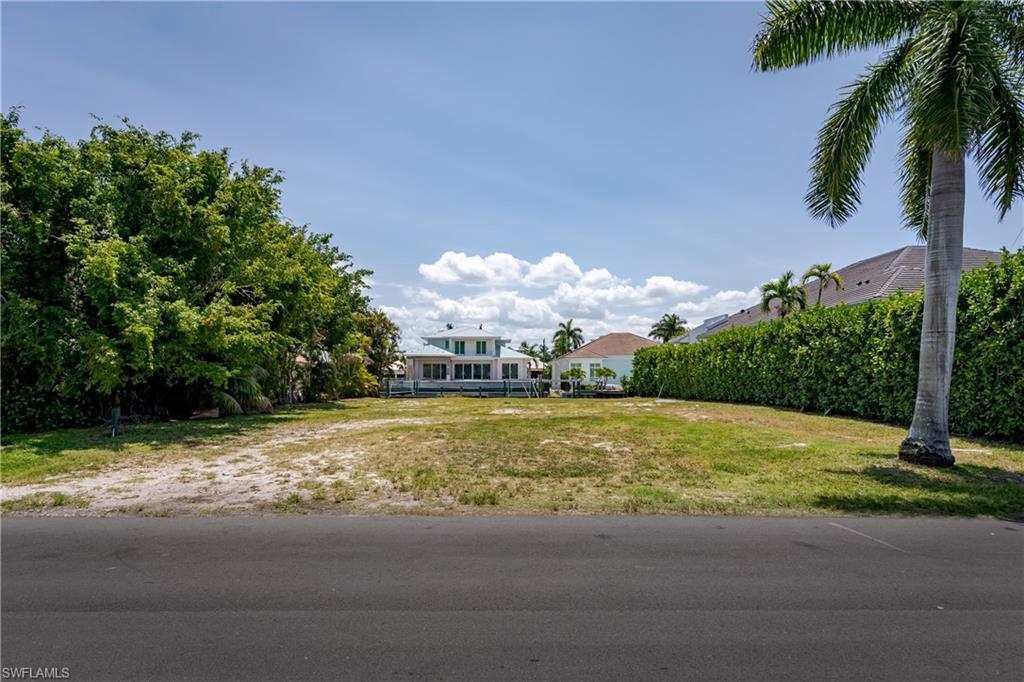 2165 Tarpon RD