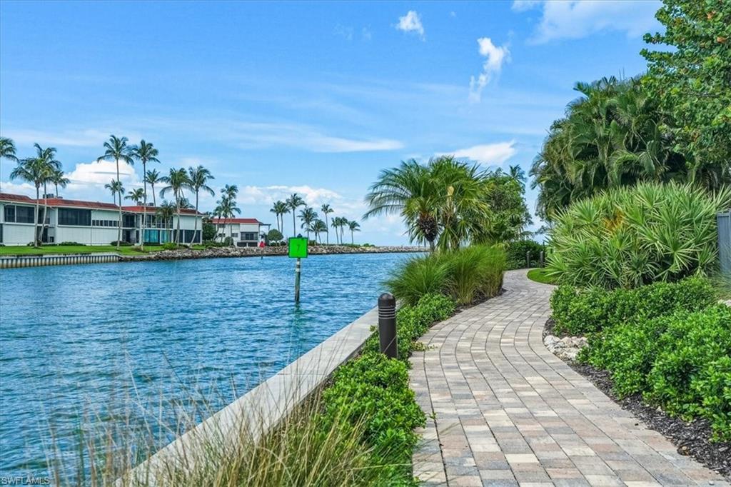 2400 Gulf Shore BLVD N 604 photo 40