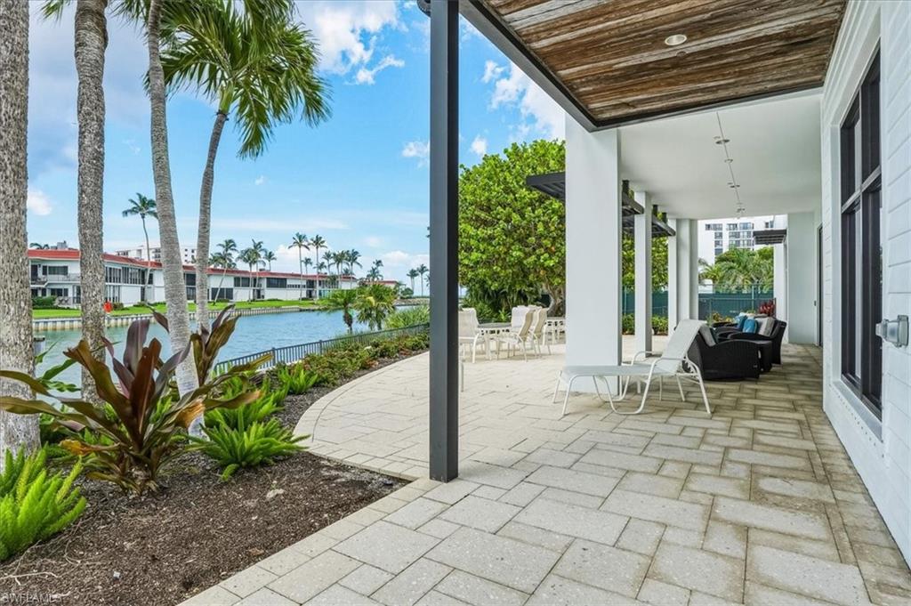 2400 Gulf Shore BLVD N 604 photo 39