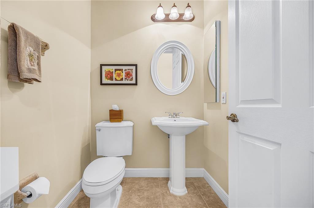 4235 SE 20th PL C503 photo 38