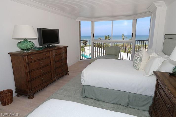 4041 Gulf Shore BLVD N 301 photo 17