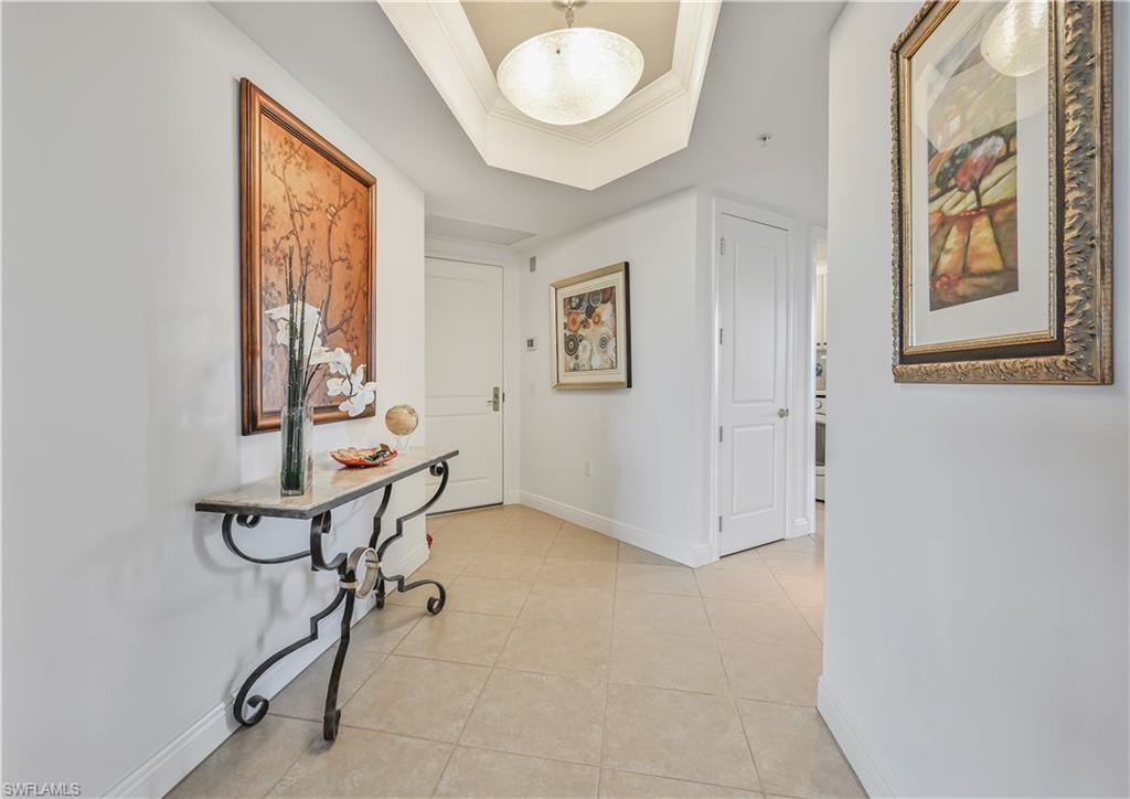 Dividing entry & hall to the Guest wing