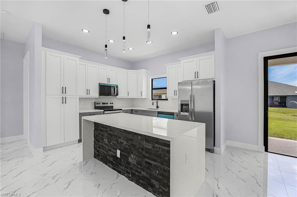 4631 Ida AVE N photo 11