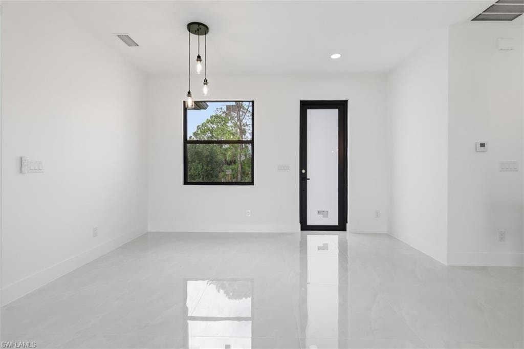 1222 Earnest ST E