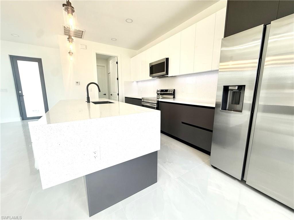 1222 Earnest ST E photo 11