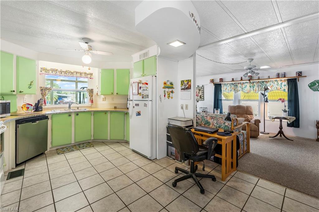280 Grassy Key LN