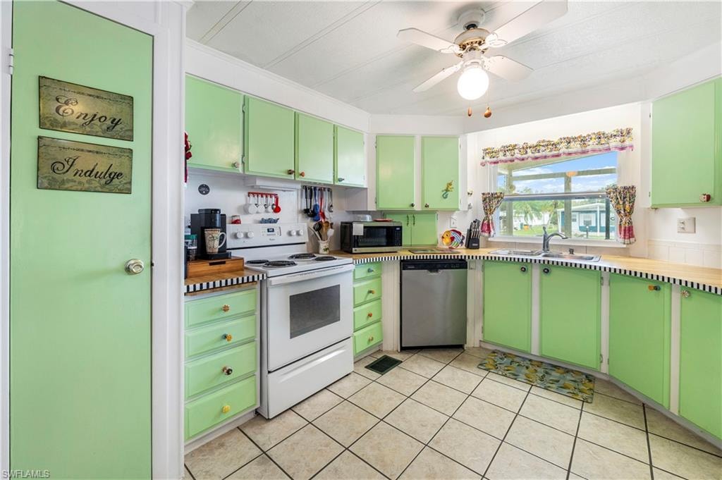 280 Grassy Key LN